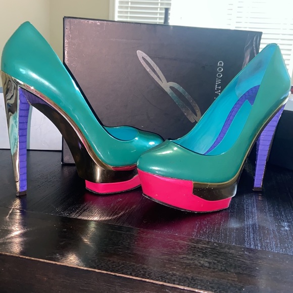 Brian Atwood Women's Leonida Turquoise Patent Pump size 9 1/2 - Picture 9 of 10